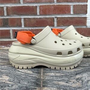 CROCS Mega Crush Platform Clogs with Orange Strap Add-Ons Size 7